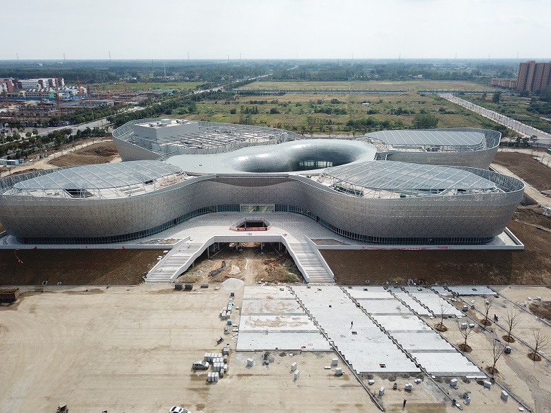 1583997024960577.jpg 金湖縣城南低碳生態(tài)新城文化藝術(shù)中心工程,其中鋼結(jié)構(gòu)主要分為劇院部分的鋼結(jié)構(gòu)、青少年宮鋼結(jié)構(gòu)及陽(yáng)光谷部分的鋼結(jié)構(gòu)。.jpg